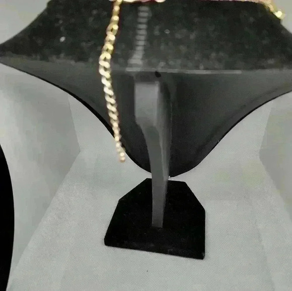 Gold tone with pink stone necklace - Picture 3 of 3